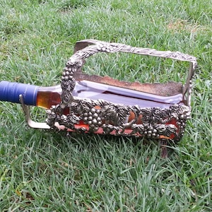 Wine bottle holder / Wine holder / Metal wine holder / Wine accessories / Metal stand / Metal art / Metal bottle holder / Wine decor /