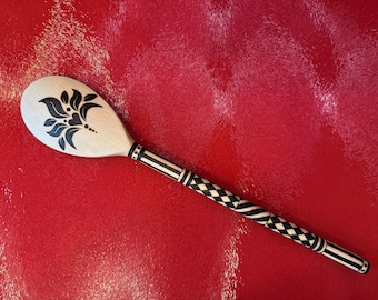 Shaded Heart Flower - Hand-Burned Decorative & Functional Spoon