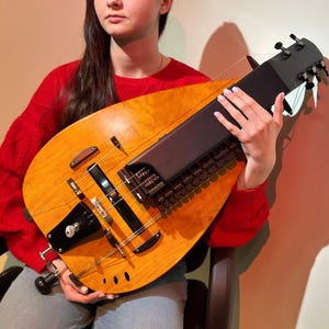 Hurdy Gurdy Saga Model with Trompette / Ukrainian Lira / Lyre / Barbiton / Wheel Vielle / Wooden Handmade Gurdy with Buzzing Bridge
