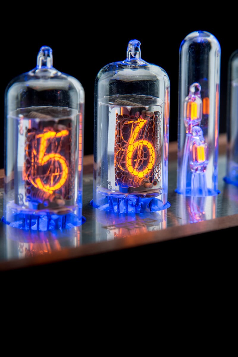 TUBE 非売品 時計 他 オマケ 3点付き Nixie Tubes Clock Z573 White Wooden Case RGB USB Musical