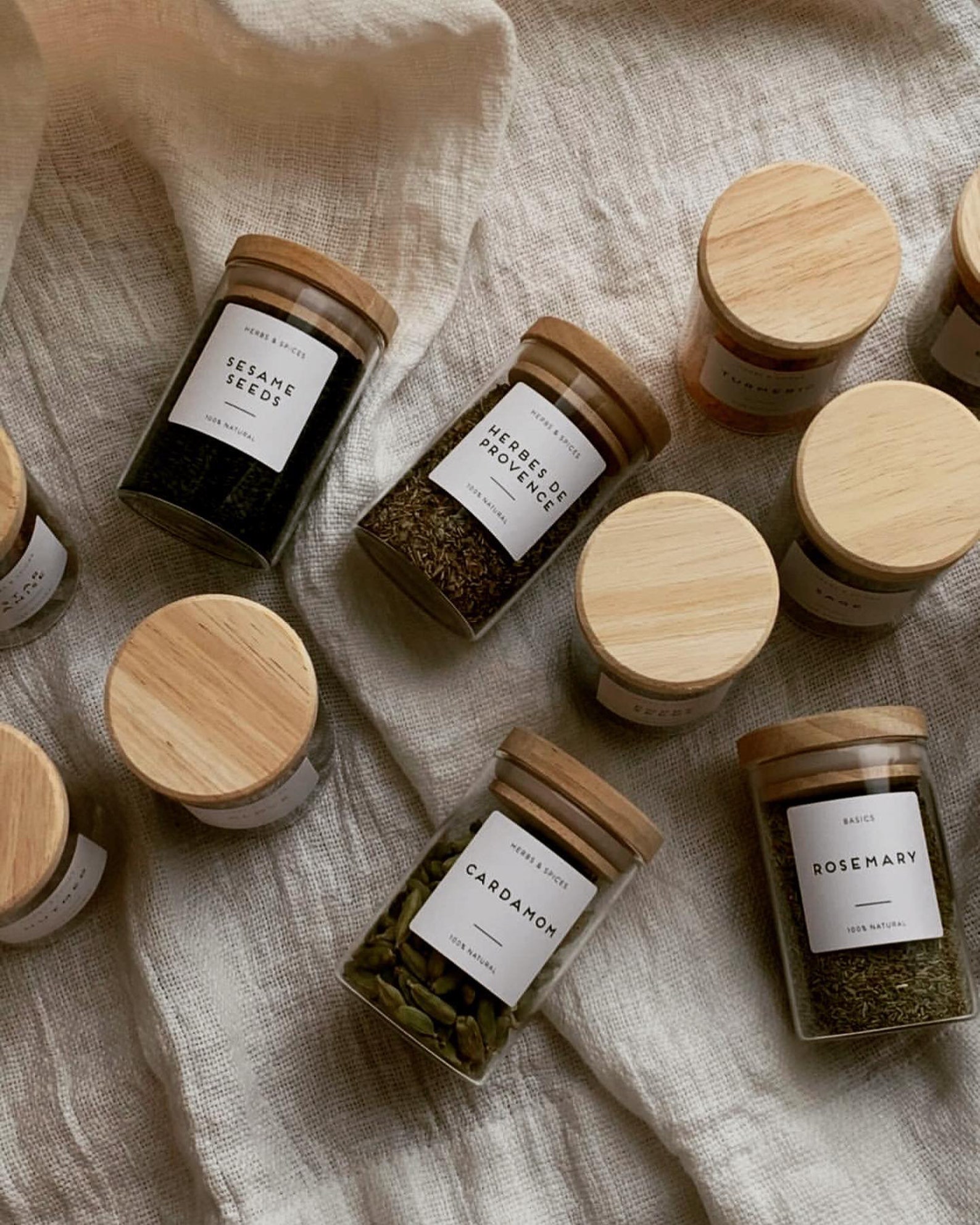Glass spice jars with bamboo/wooden lids - UK : r/HelpMeFind