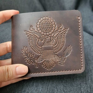 Billetera de cuero para hombre / Billeteras de cuero genuino / Billetera de hombre hecha a mano / Billetera de hombre personalizada / Emblema de EE. UU. / Billetera de cuero de primera calidad