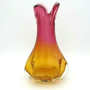 Beautiful Chribska flower mouth pink and orange sommerso art glass vase