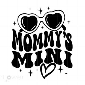 Mini svg de mamá, camisa de niña pequeña arte svg, regalo de princesa svg, hija de la era rápida Cricut archivo de corte de silueta, descarga instantánea SC3675