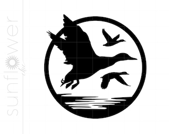 Design de patos voadores SVG | Silhueta de patos Baixar arquivo cortado Monograma | Caça ao Pato Svg Jpg Eps Pdf Png Dxf Download SC1797