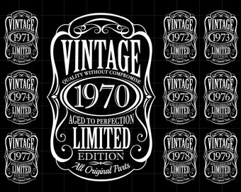 Puede incluir: Un diseño de logotipo vintage blanco con el texto "Vintage 1970 Aged to Perfection Limited Edition All Original Parts" y "Quality Without Compromise".