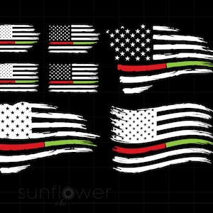 Może przedstawiać: Pięć wzorów amerykańskich flag w stylu vintage z czerwono-zielonym paskiem w środku. Flagi są białe, czerwone i niebieskie z efektem przetarcia.