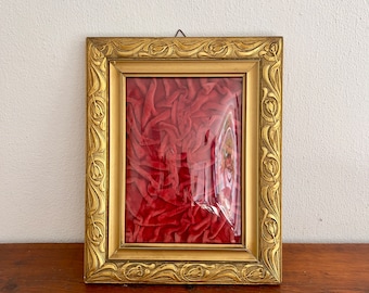 Antiek Art Deco frame, Gesso, gouden fotolijst, gebogen glazen frame voor sculptuur, frame voor aandenken, vintage muurkunstframe, 21,5x15 cm