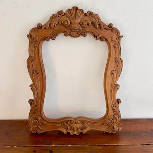 Marco antiguo de roble tallado a mano / Marco de fotos Art Déco de madera ornamentado / Marco de pared vintage de 25 x 33 cm / Exhibición de pinturas o impresiones