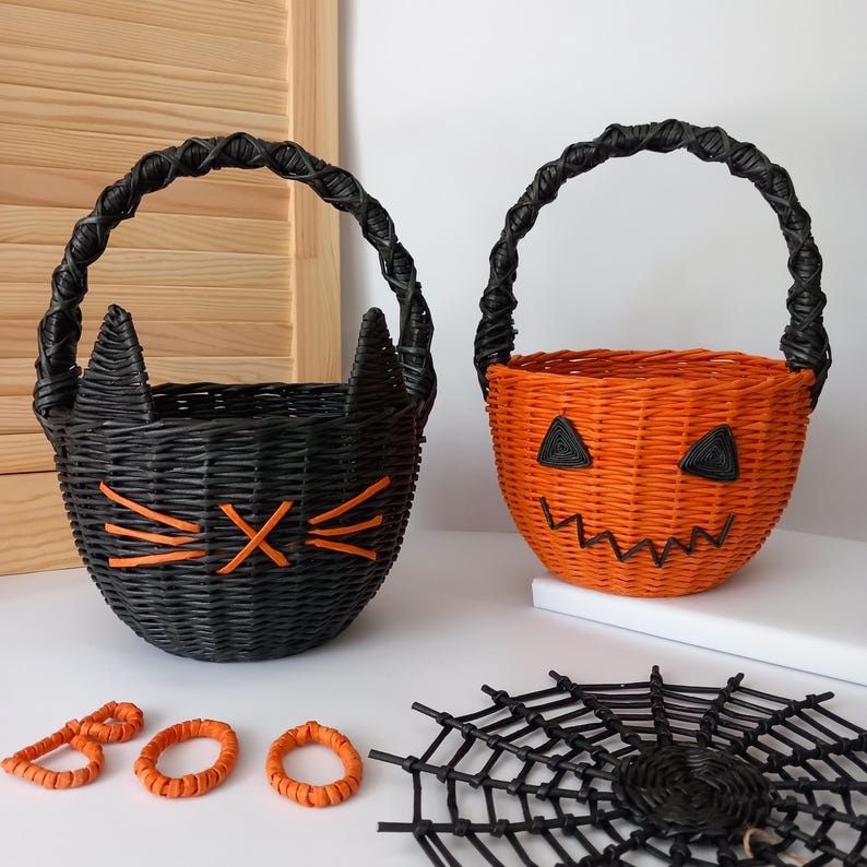 Set of 2 Wicker Halloween Basket. Cat Basket. Pampkin Basket. Wicker