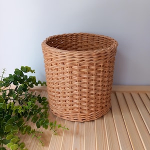 Handmade Wicker Planter Basket for Stylish Indoor Gardening