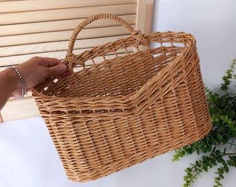 Mail Hängekorb mit Griff: Handgemachter Wicker Wand Organizer
