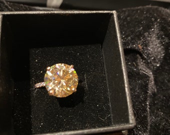 9.5 carat Champagne Diamond ring in rose gold