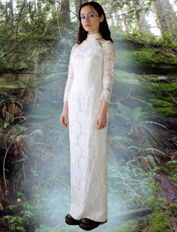 1980s Off Shoulder Lace Wedding Dress