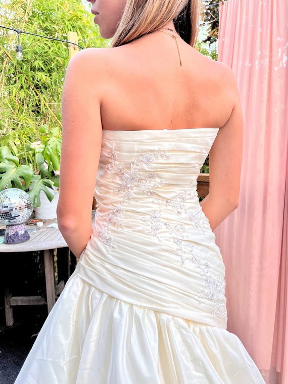 Ivory Taffeta Strapless Wedding Gown With Roses