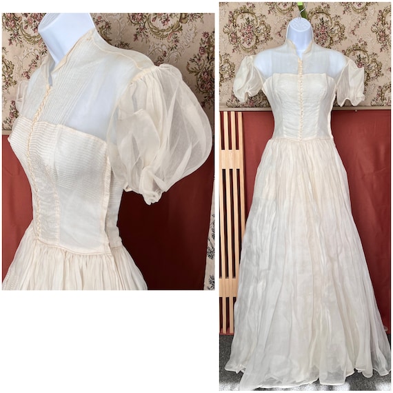 1940's Gossamer-thin Classic Puffy Sleeved Dress