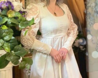 White Vintage Aesthetic Dress With Long Lace Sleeves