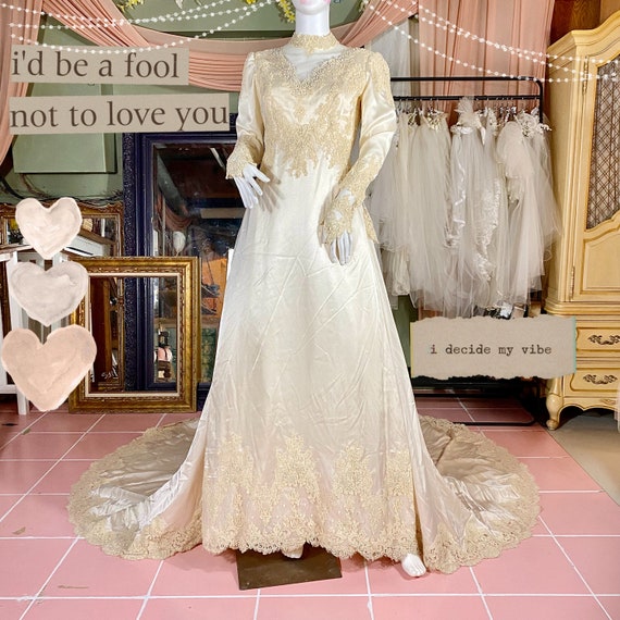 Champagne Vintage Wedding Dress With Lace Detail & Matching Veil - Etsy  Ireland