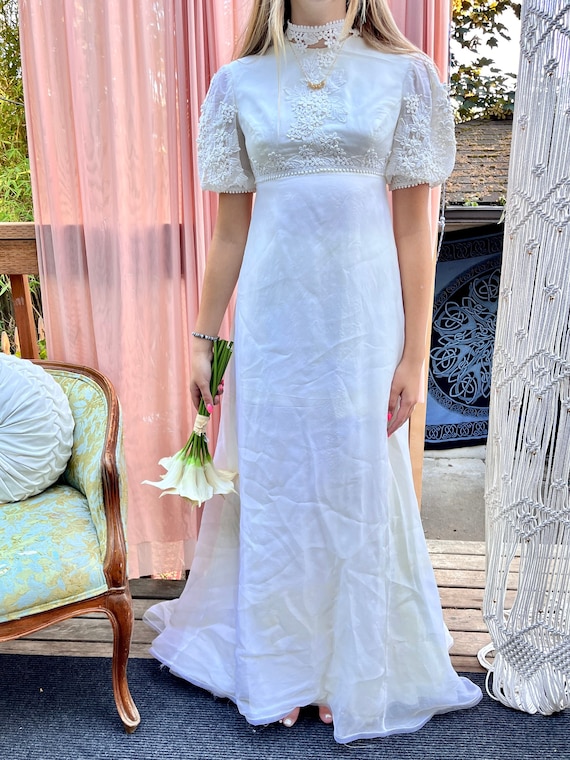 1967 Empire Waistline Wedding Dress With Puff Sleeves