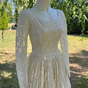 Vintage 1950s Lace Wedding Gown | Long Sleeve Romantic Bridal Dress | Ivory Floral Lace Full Skirt