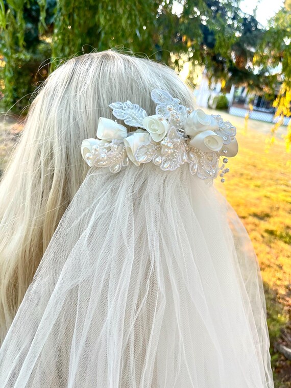 White Tulle Faux Pearl Veil With Comb 120 main image 3