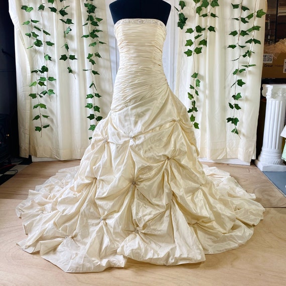 Taffeta Cream Strapless Wedding Gown With Pick-up Skirt