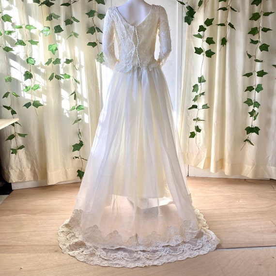 1950s Wedding Dress With Lace Bodice & Short Tull… - image 4