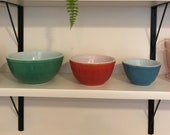 Vintage Set of 3 Pyrex Nesting Bowls Pyrex Green Red Blue