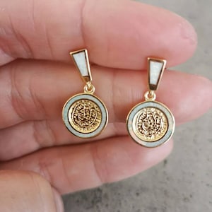 高品質のスターリングシルバー925金メッキイヤリング/ホワイトオパール/ファイストスディスク/ギリシャ古代ジュエリー
