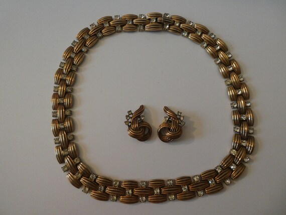 VINTAGE TRIFARI DEMIPARURE