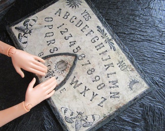 Miniature Ouija Board with Planchette Handmade Dollhouse Halloween Accessory 1/6 - 1/12 scale Haunted item Witch miniatures