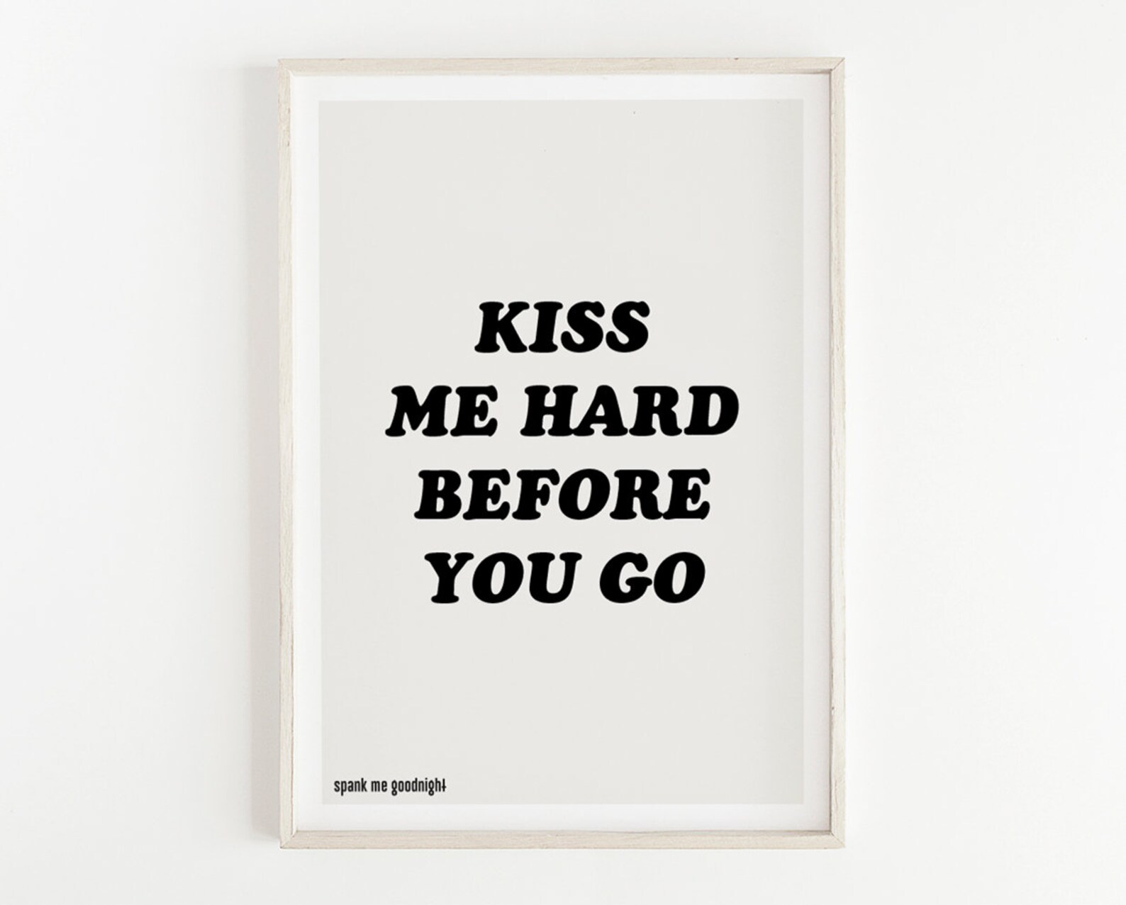 Kiss me hard before you go. Лана дель рей кисс ми. Kiss me hard before you go summertime sadness. Лана дель рей кисс ми. Кисс ми хард бифор ю гоу.