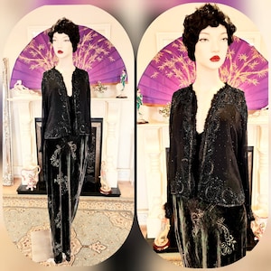 Vintage schwarze Seide 1920er Art Deco Flapper verschönert mit Perlen bestickt schöne kurze Abendjacke UK 8 10 US 4 6
