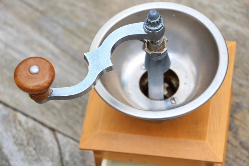 Antique coffee grinder Vintage kitchen accessories wood coffee mill grinder retro coffee grinder hand crank coffee lovers gift kitchen decor