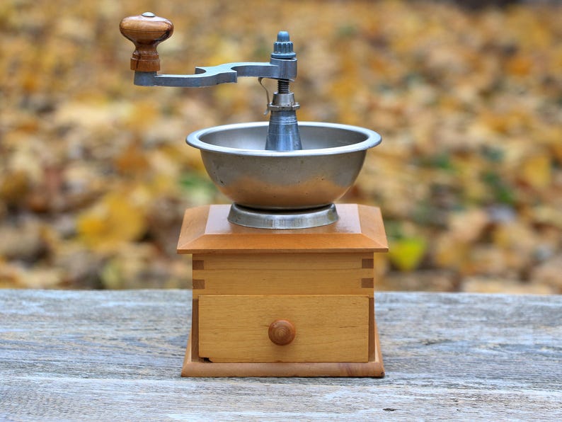 Antique coffee grinder Vintage kitchen accessories wood coffee mill grinder retro coffee grinder hand crank coffee lovers gift kitchen decor