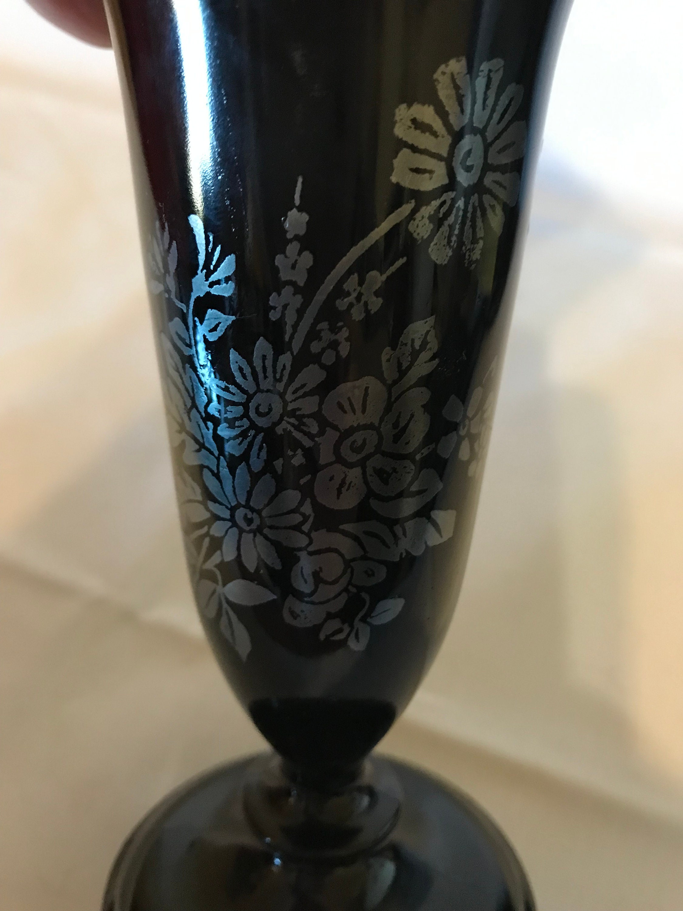 Black Onyx Trumpet Vase With Etched Floral Pattern Etsy Polska