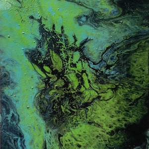 Acrylique coulé, acrylique sur carton, peinture abstraite, acrylique finition brillante, abstrait vert bleu noir, peinture verticale OU horizontale