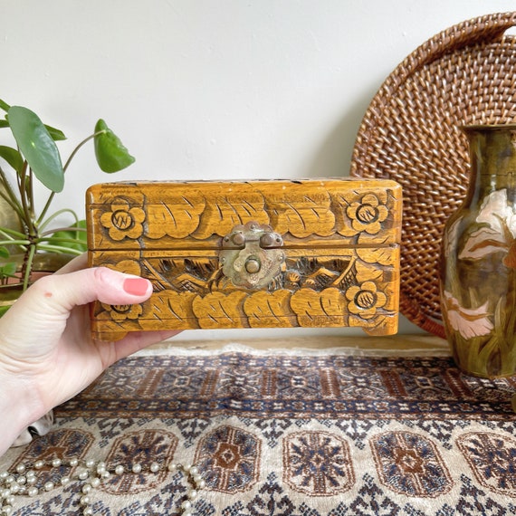 Beautifully Carved Wooden Trinket Box with Brass … - image 3
