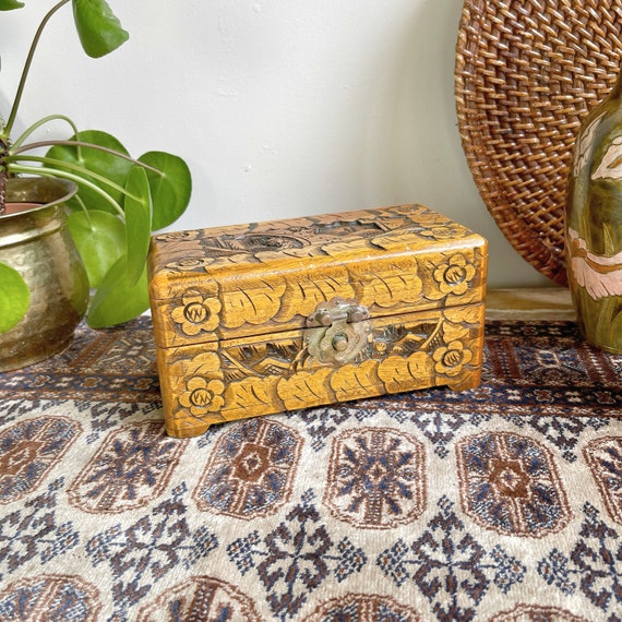 Beautifully Carved Wooden Trinket Box with Brass … - image 2