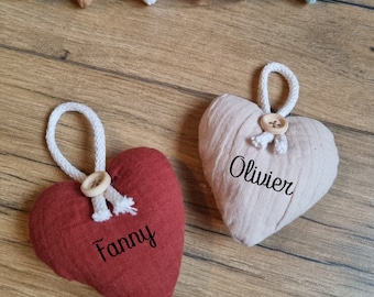 Duo de 2 cœurs à personnaliser pour la saint valentin, coloris au choix, en double gaze de coton, avec inscription