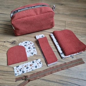 Kit couture Prêt à coudre Trousse de toilette en velours côtelé personnalisée avec inscription