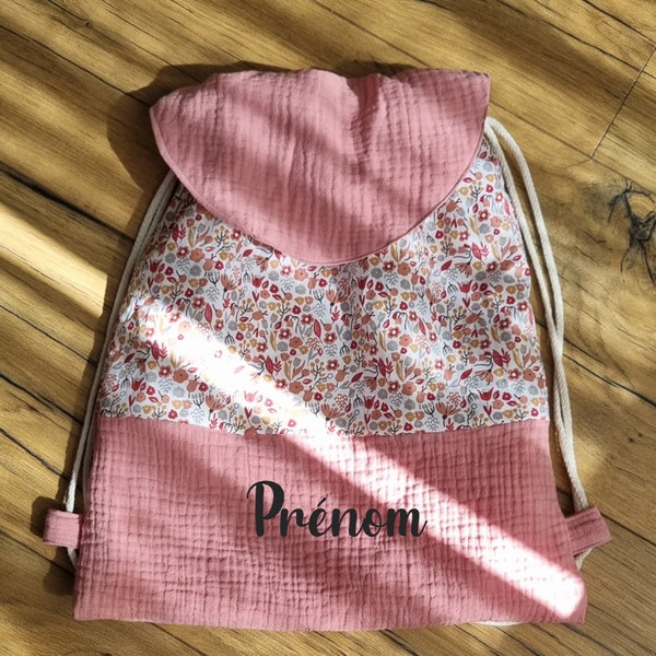 Sac à dos pochon enfant personnalisé prénom fleurs liberty pour enfant ou bébé à l'école ou chez nounou