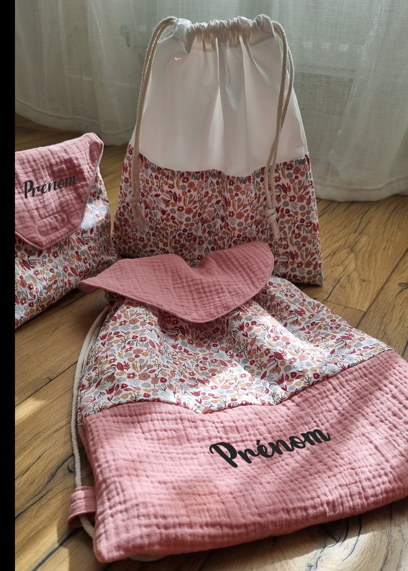 Sac à dos pochon enfant personnalisé prénom fleurs liberty pour enfant ou bébé à l'école ou chez nounou image 9