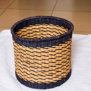 Cesta africana hecha a mano para la decoración del hogar