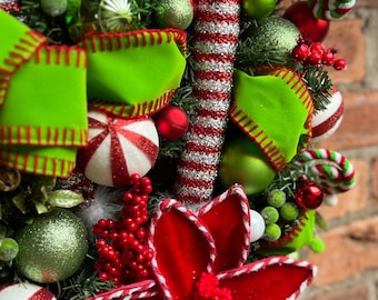 Corona navideña grande de lujo para puerta inspirada en el elfo eterno de Whoville