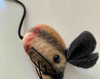 Kotomoda Catnip Toy Mouse Brown cage