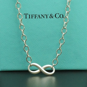 Colar de corrente de elo oval com pingente infinito de prata esterlina 925 Tiffany Co. com caixa (D3872)
