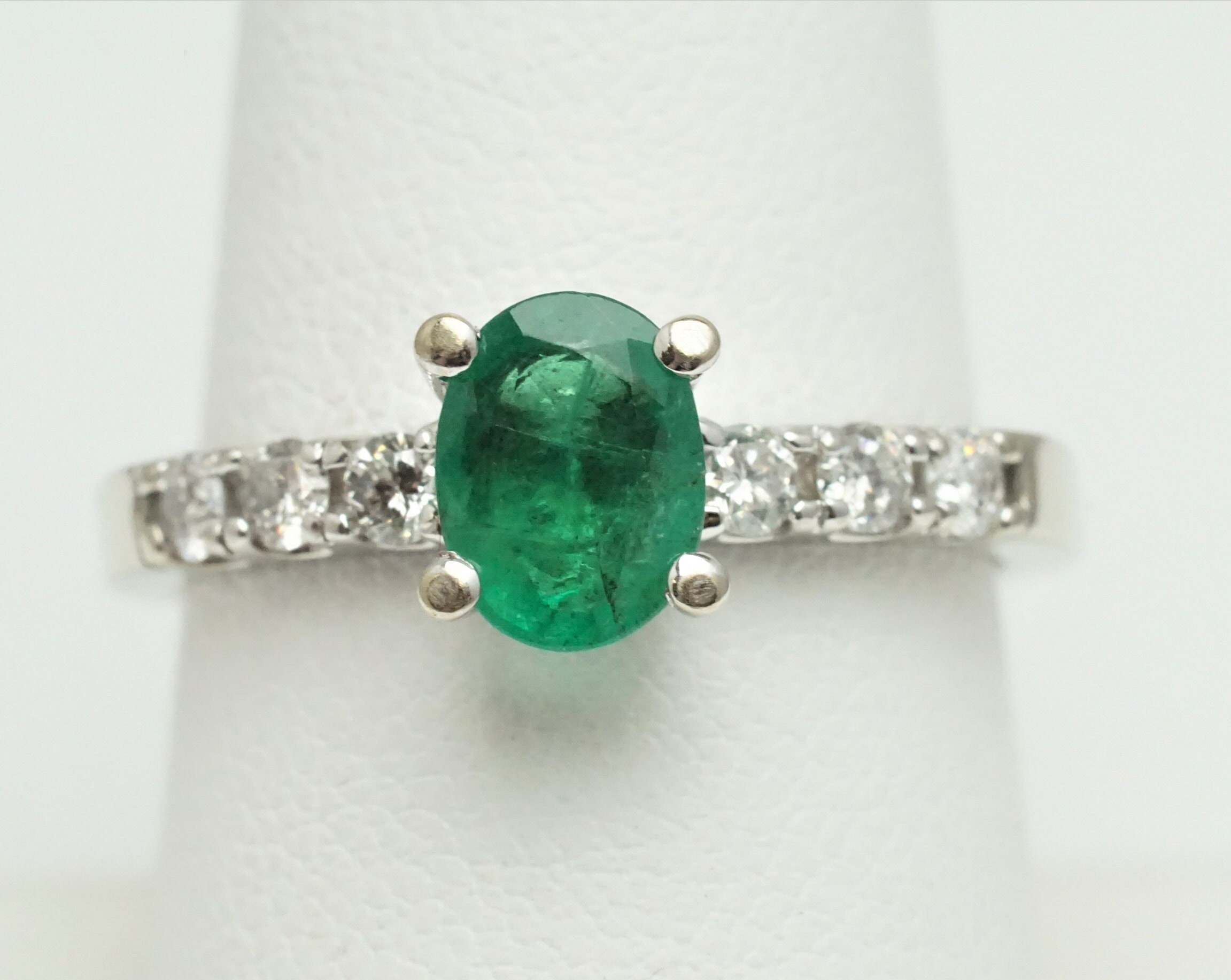 14K White Gold Oval Cut Emerald with 1/3cttw Diamond Accents Ring (CAT E C6970)