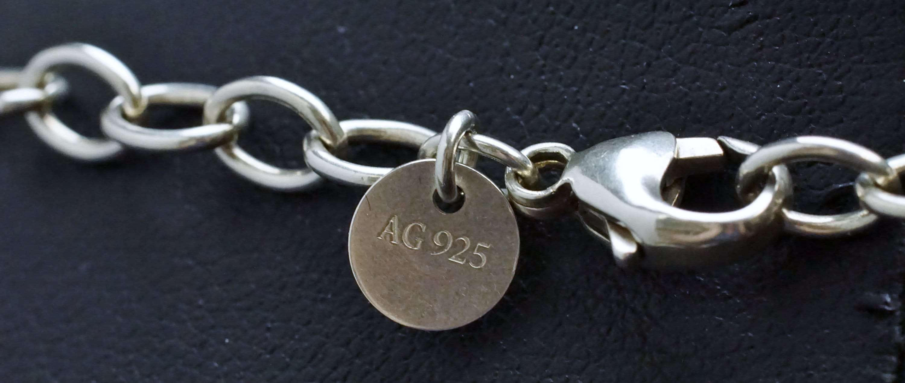 Tiffany Co. 925 Sterling Silver Infinity Pendant Oval Link Tiffany Co. 925 Sterling Silver Infinity Pendant Oval Link