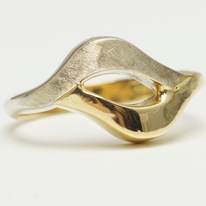 18K Yellow Glossy & White Gold Florentine 2 Tone Modernist Style Multi-Texture Ring (CAT E D1041)